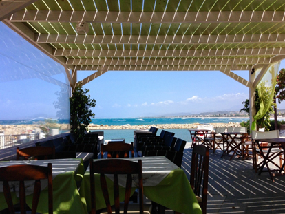 海辺のレストランイメージ | デートにおすすめな、海が見えるレストランはどこ？ | 高級交際クラブTen Carat「10カラットコラム」