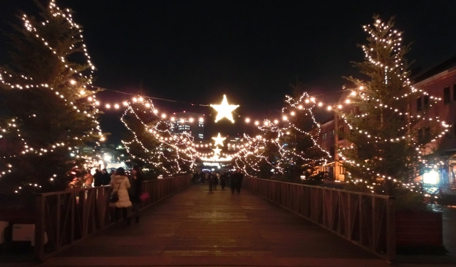 赤煉瓦もクリスマス_横浜 | 今年の冬にデートで行きたいおすすめイルミネーションスポット | 高級交際クラブTen Carat「10カラットコラム」